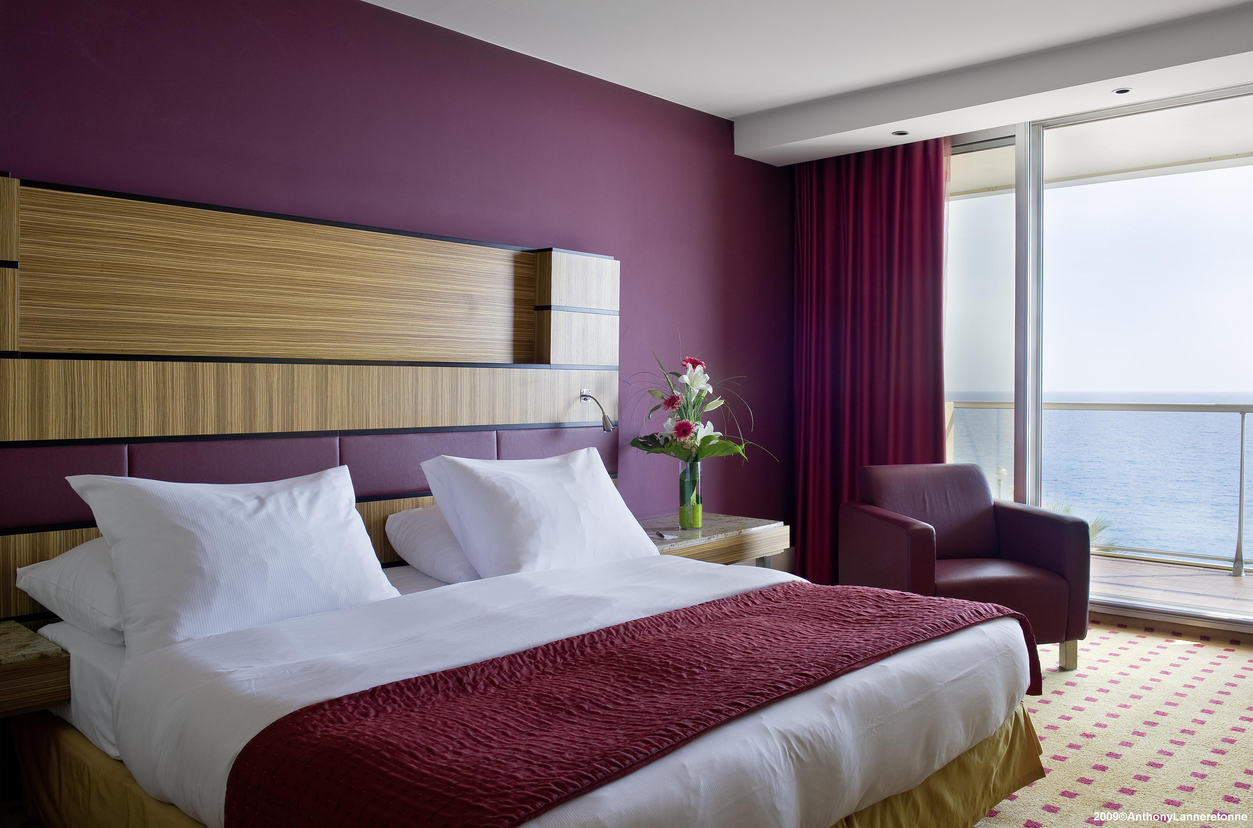 Holiday Inn